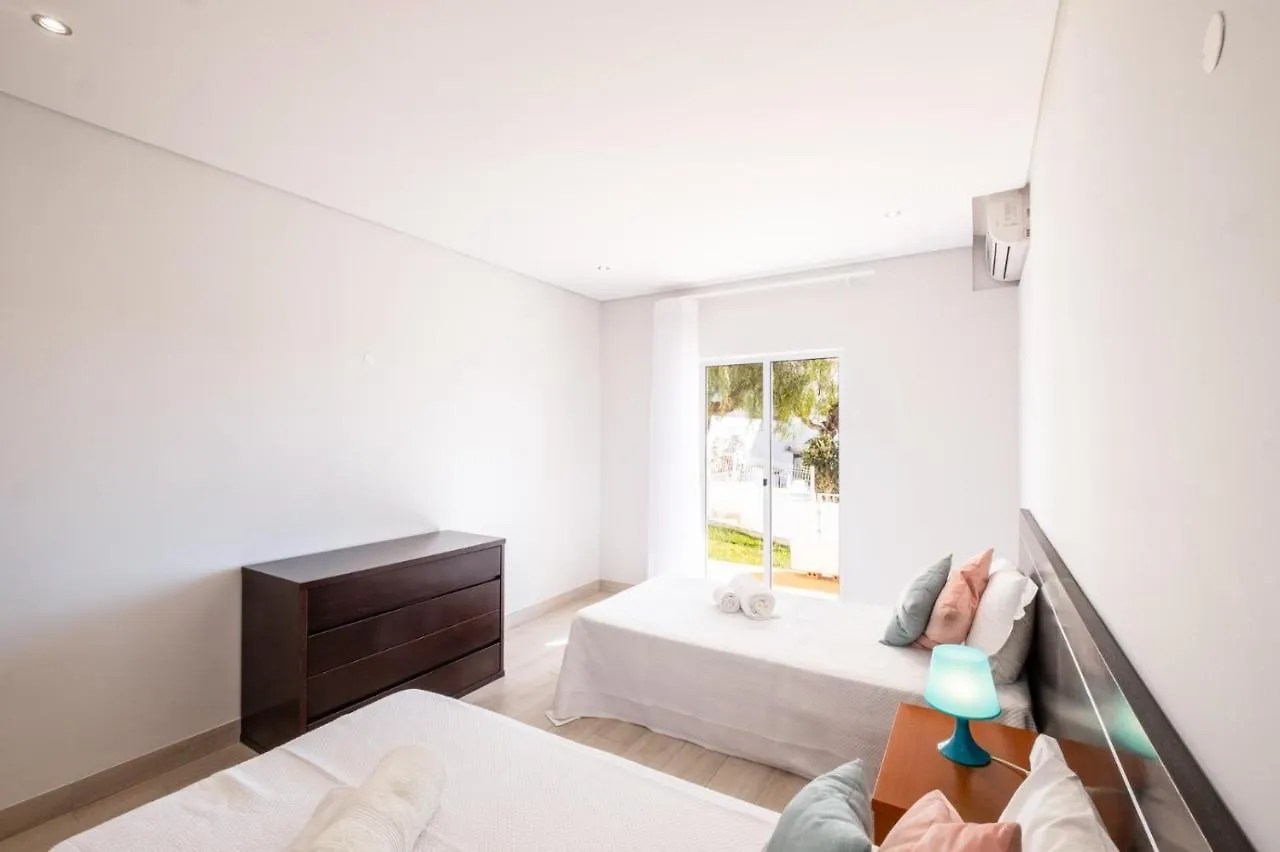 Villa Kevin By Atlantic Places Αλμπουφέιρα 0*,  Πορτογαλία